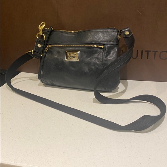 Coach poppy black bag you can wear as crossbody with gold zipper - Picture 4 of 12